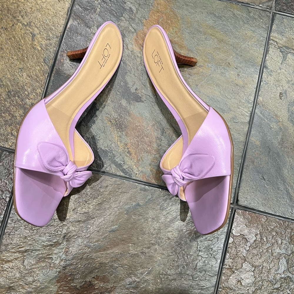 LOFT Lavender Heels with Bow Detail - Picture 3 of 7